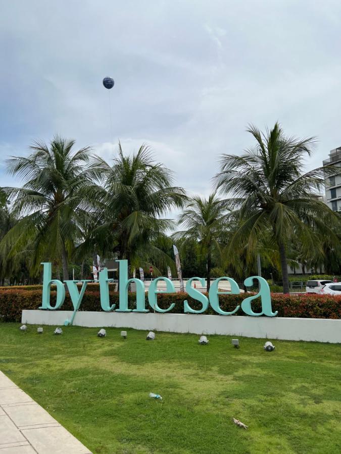 By The Sea Beachfront Designer Suites Penang - Managed By Art Of Tree Batu Ferringhi Exterior photo